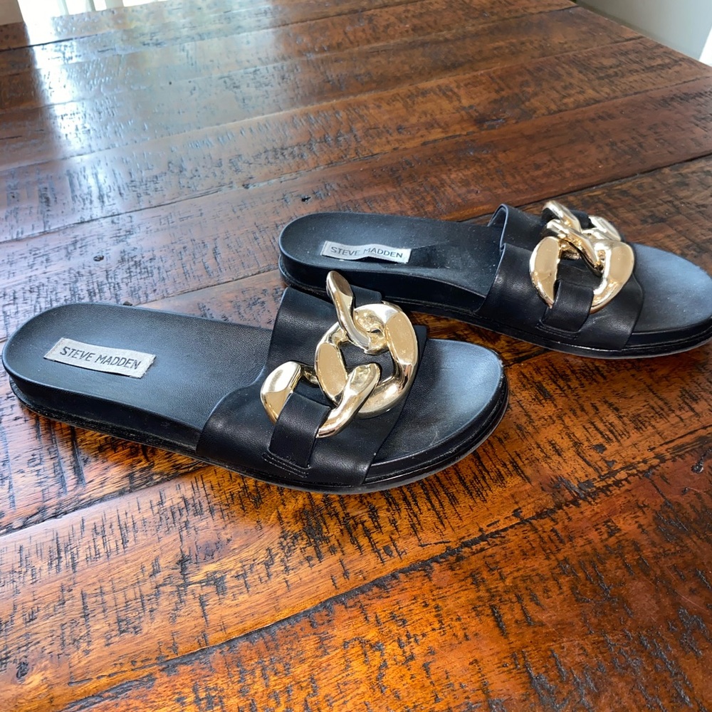 Steve Madden Black Sandals with Gold Chain